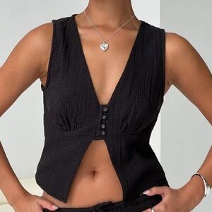 Princess Polly Momo Vest Top in Black